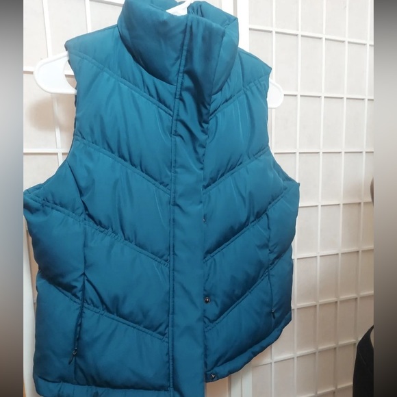 Calvin Klein down Women's Vest - Picture 4 of 15